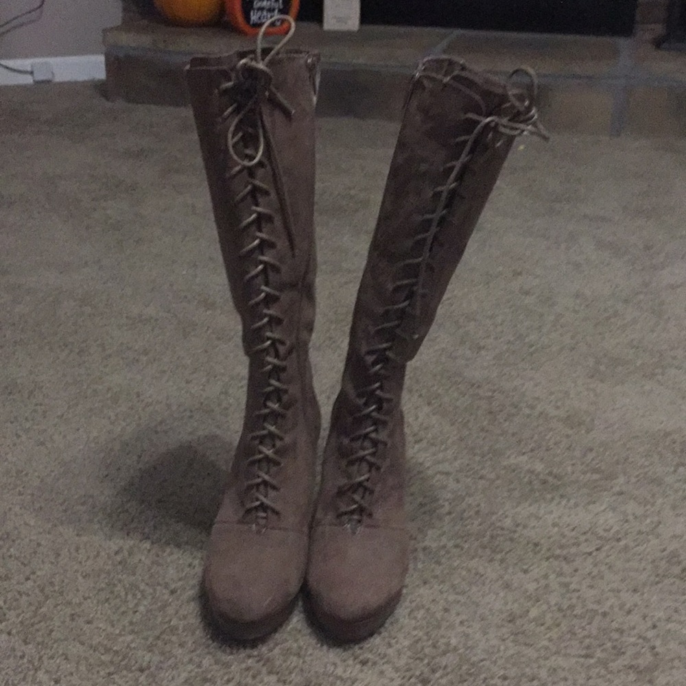 Wedged Tie up boots